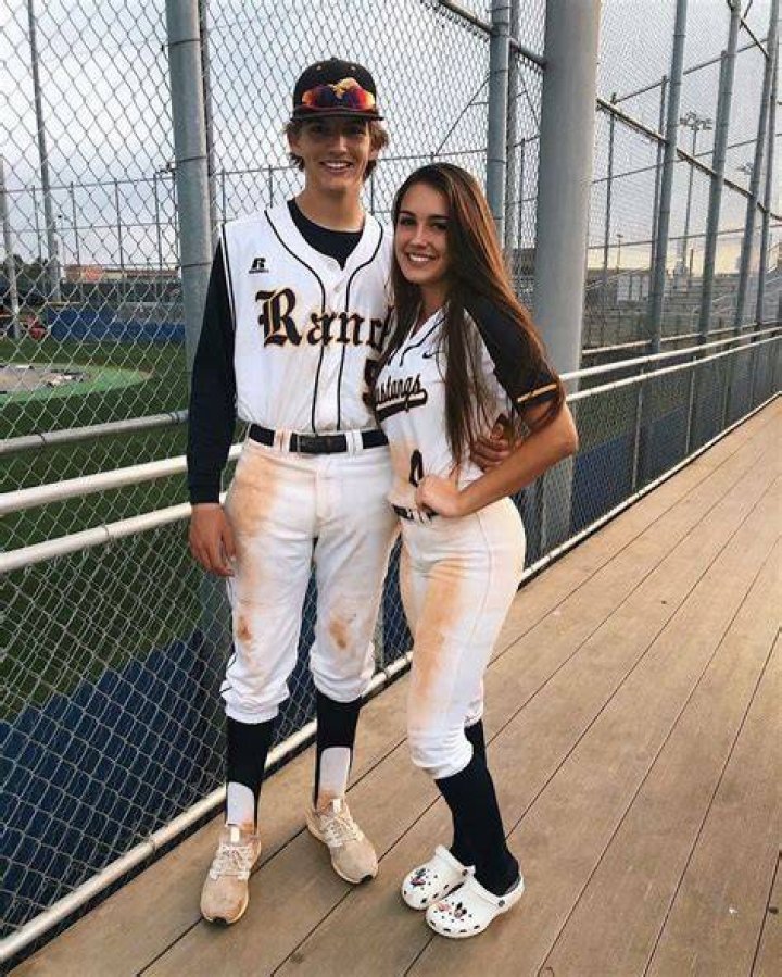 Baseball softball couple Baseball softball couple, Baseball couples