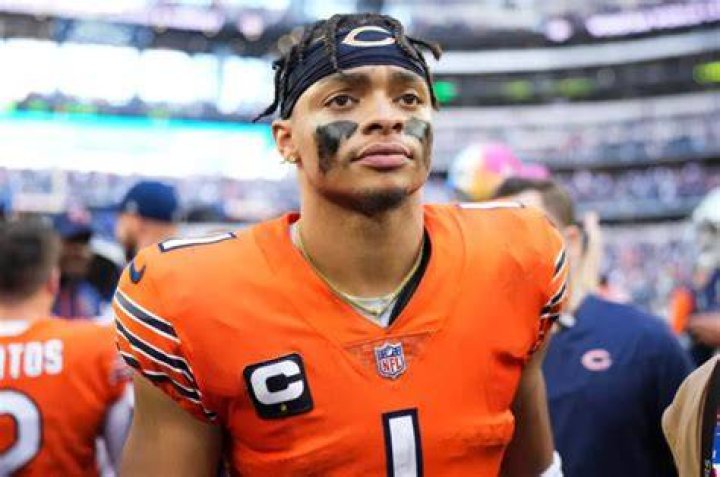 Justin Fields, Bio, Net Worth, Salary, Age, Relationship, Height, Ethnicity